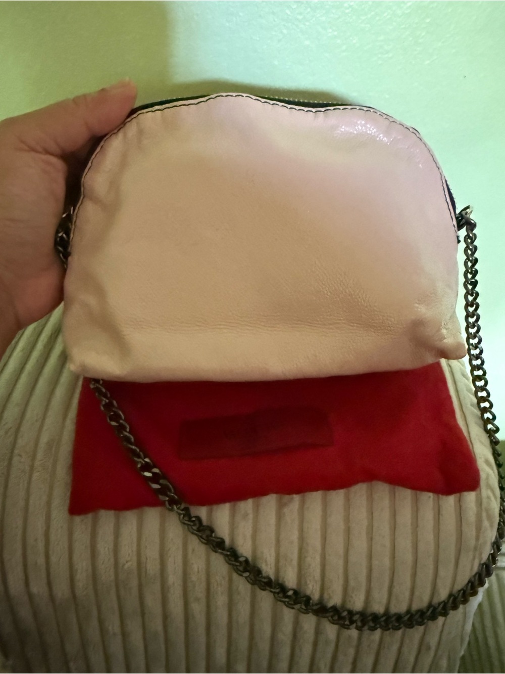 Authentic Valentino Garavani
Bow Accent Crossbody Bag in Blush Pink - Picture 14 of 15